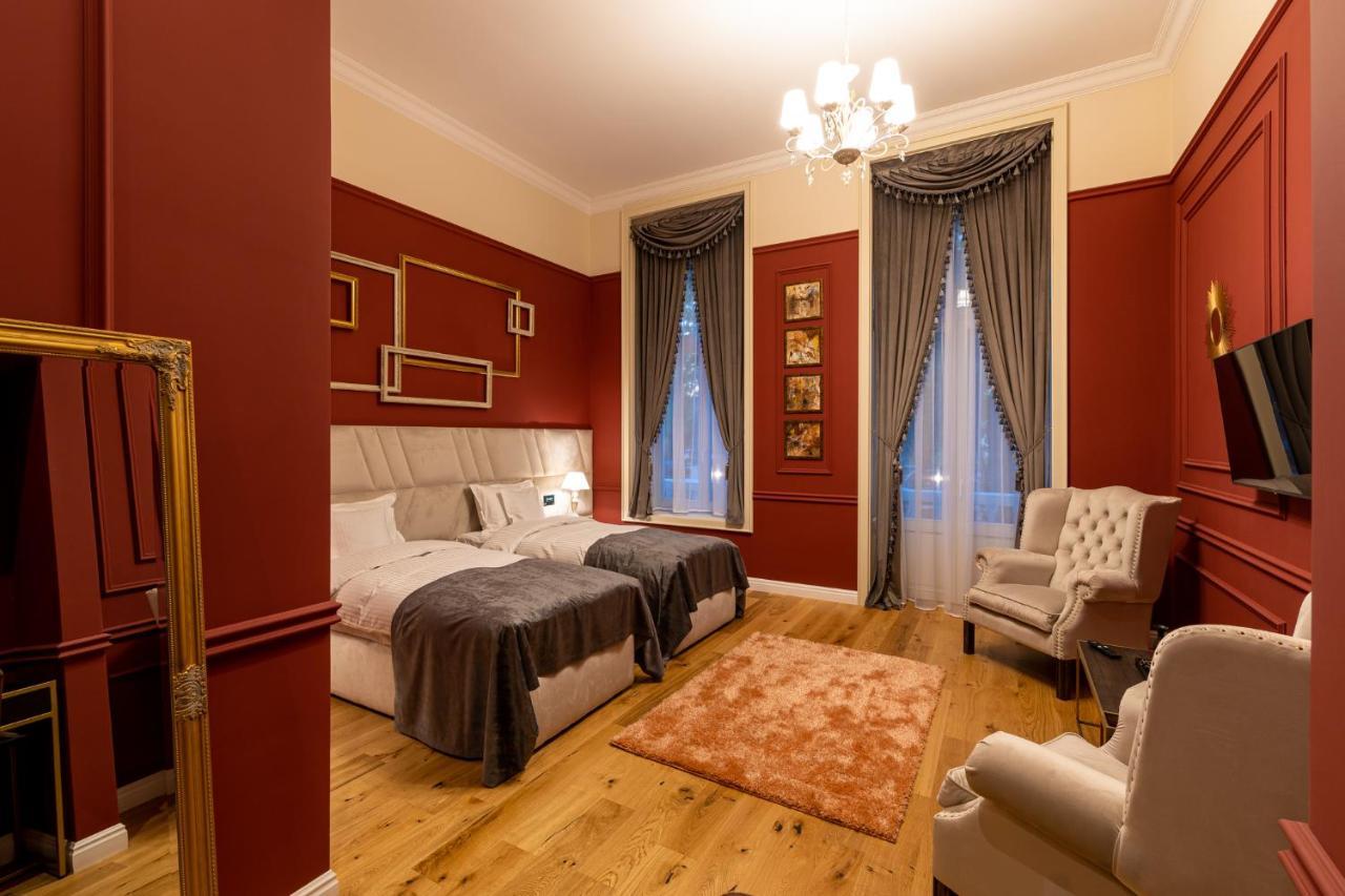Boutique Hotel Cocosul De Aur Târgu-Mureş Esterno foto