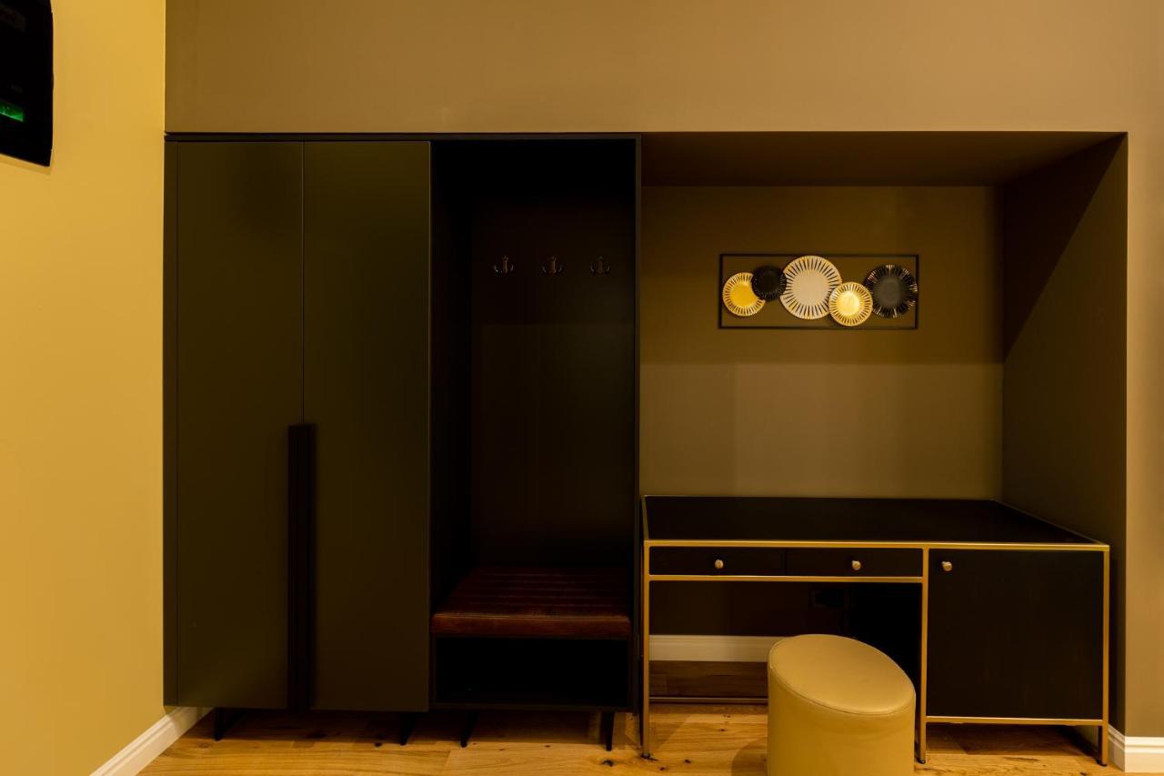 Boutique Hotel Cocosul De Aur Târgu-Mureş Esterno foto