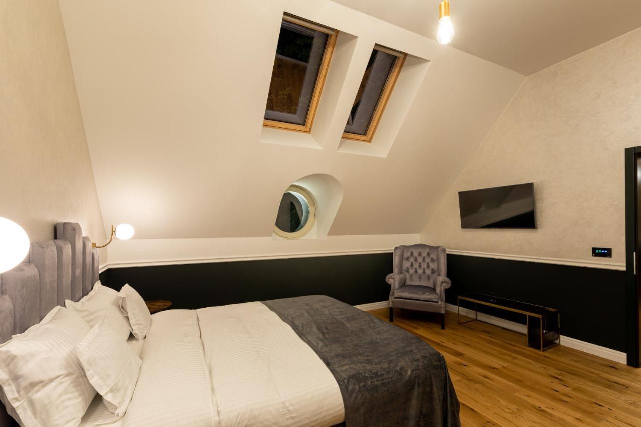 Boutique Hotel Cocosul De Aur Târgu-Mureş Esterno foto