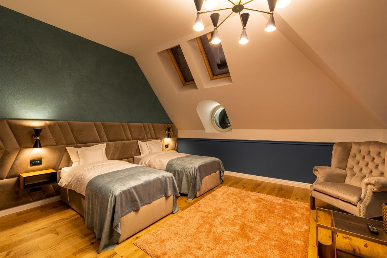Boutique Hotel Cocosul De Aur Târgu-Mureş Esterno foto