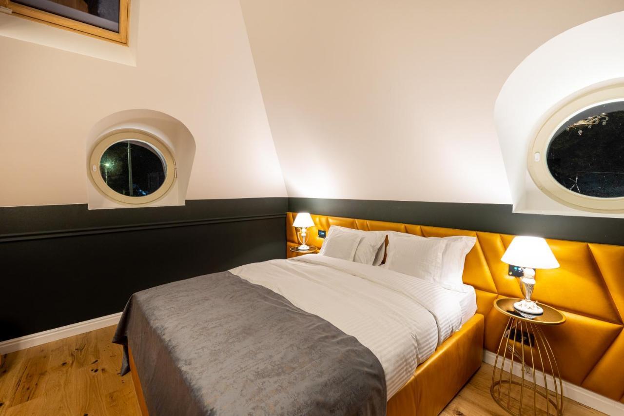 Boutique Hotel Cocosul De Aur Târgu-Mureş Esterno foto