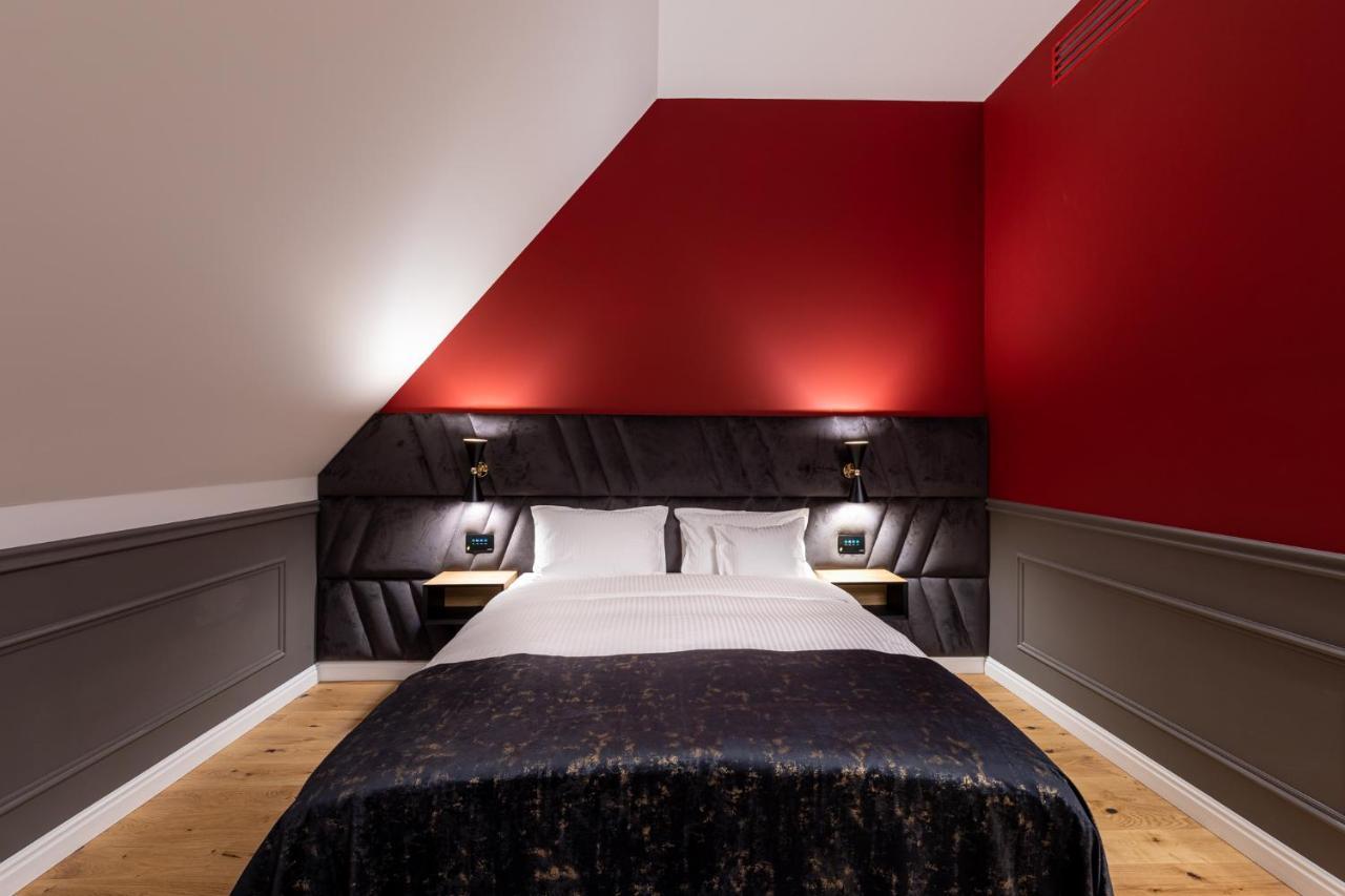 Boutique Hotel Cocosul De Aur Târgu-Mureş Esterno foto