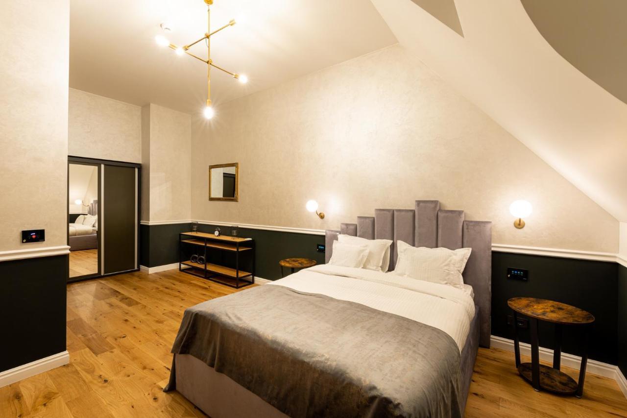 Boutique Hotel Cocosul De Aur Târgu-Mureş Esterno foto