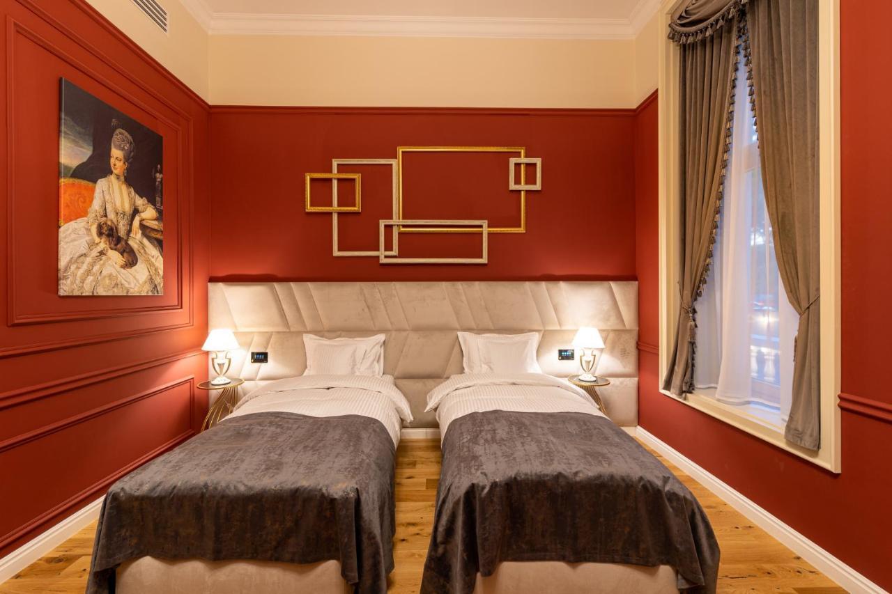 Boutique Hotel Cocosul De Aur Târgu-Mureş Esterno foto