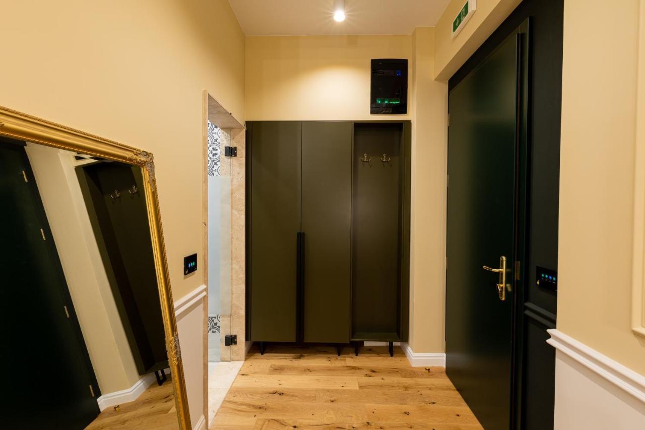 Boutique Hotel Cocosul De Aur Târgu-Mureş Esterno foto