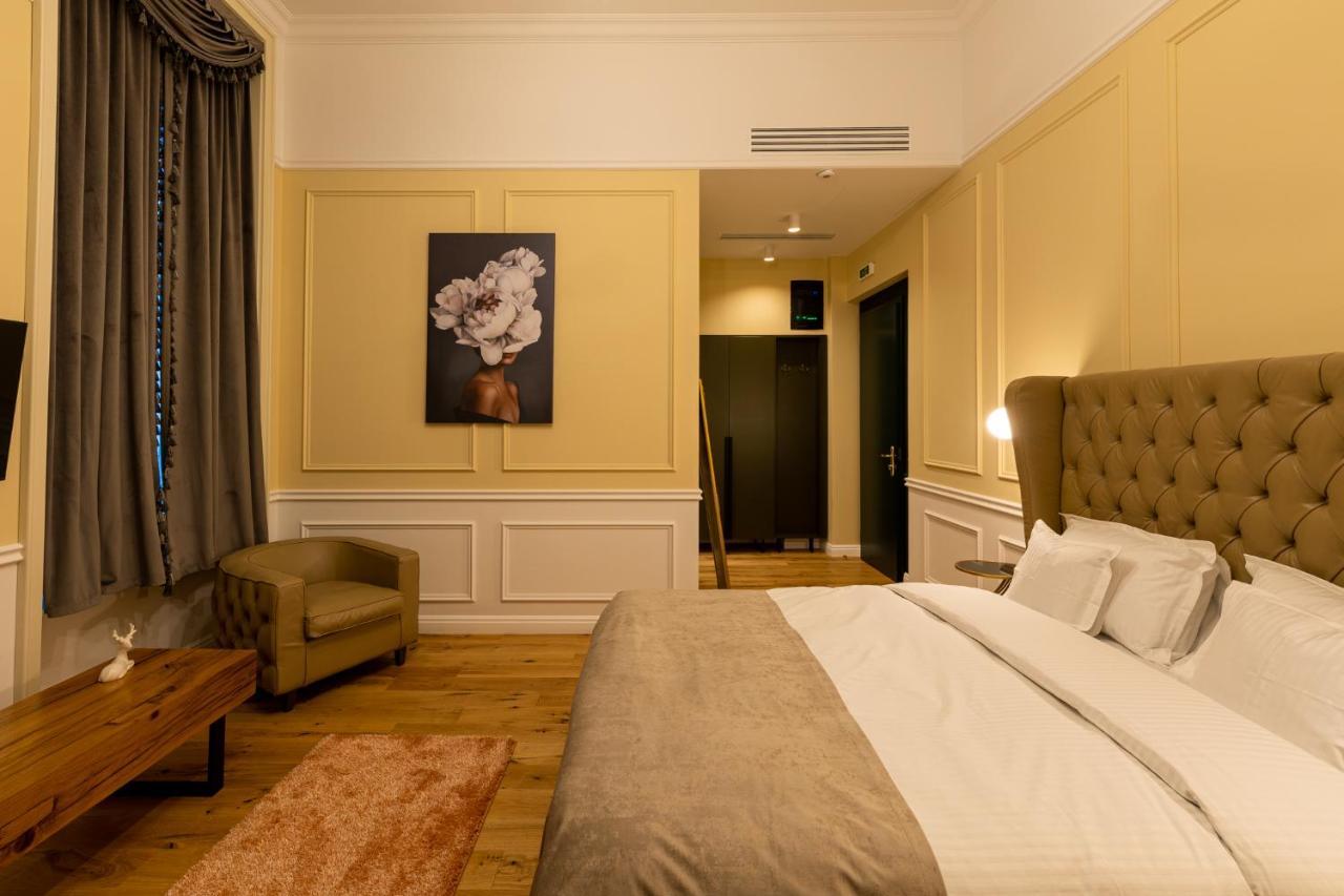 Boutique Hotel Cocosul De Aur Târgu-Mureş Esterno foto