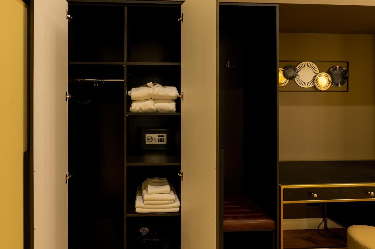 Boutique Hotel Cocosul De Aur Târgu-Mureş Esterno foto