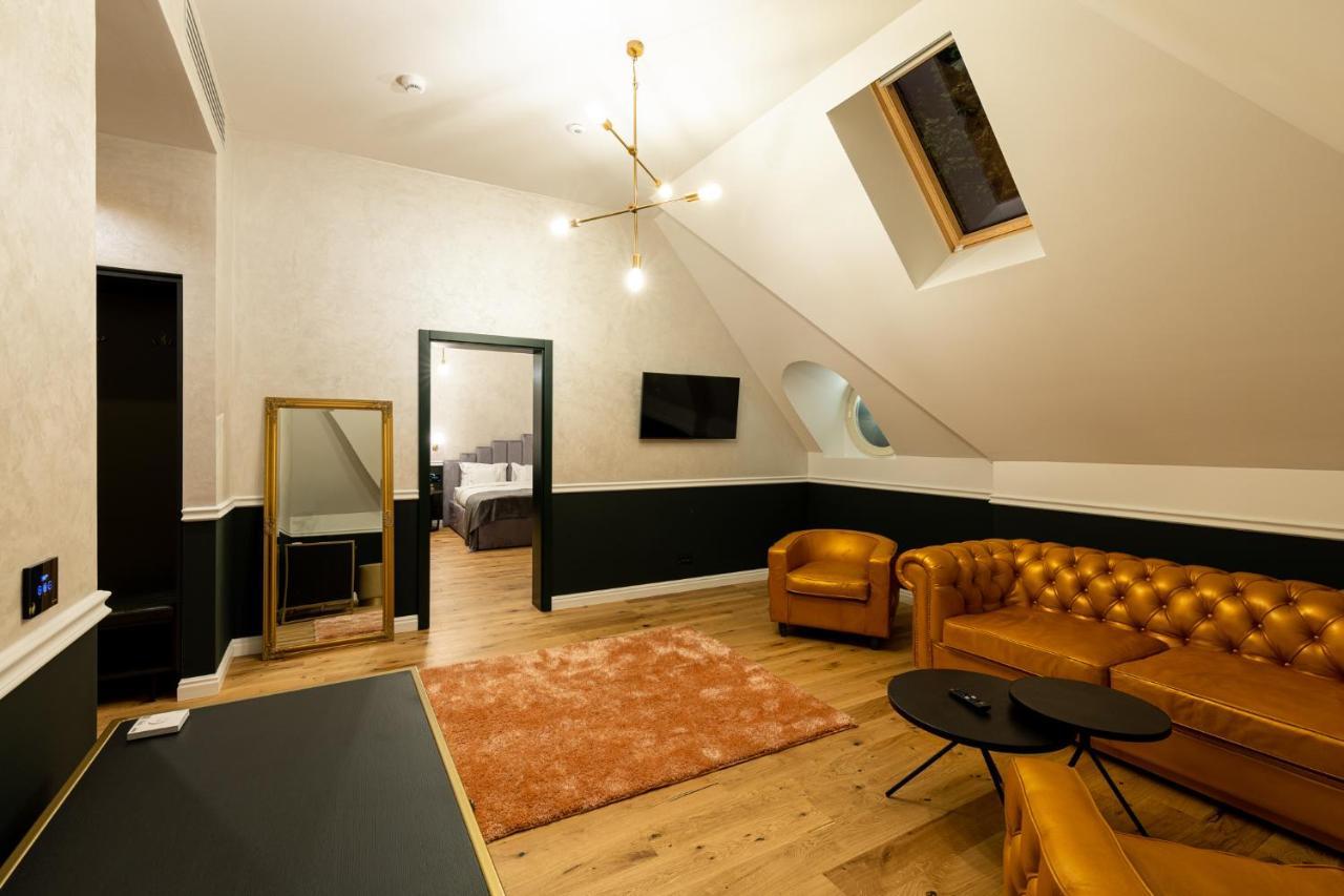 Boutique Hotel Cocosul De Aur Târgu-Mureş Esterno foto