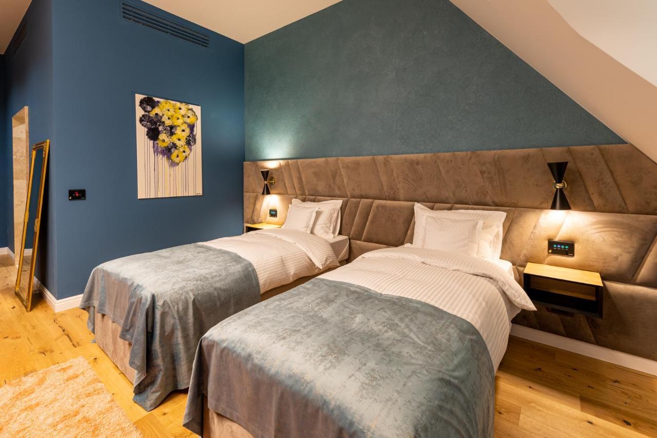 Boutique Hotel Cocosul De Aur Târgu-Mureş Esterno foto