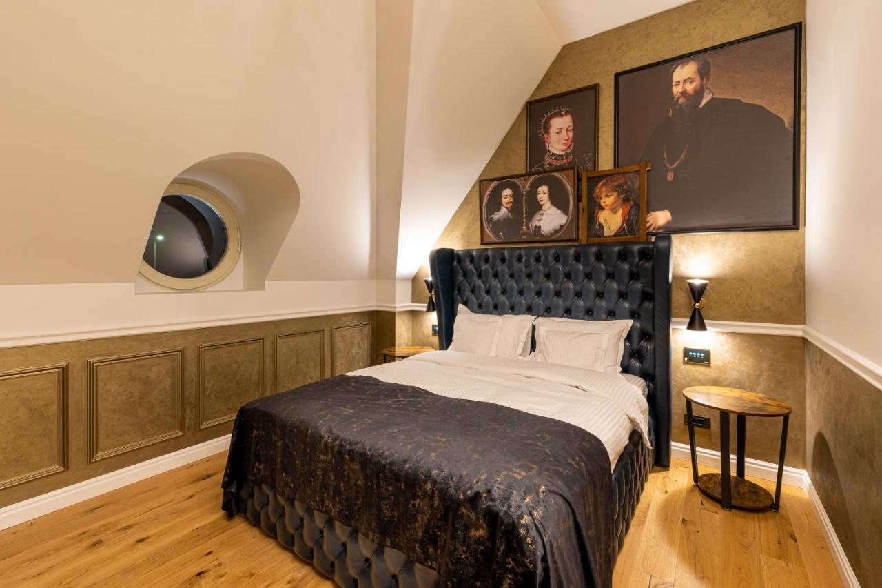 Boutique Hotel Cocosul De Aur Târgu-Mureş Esterno foto