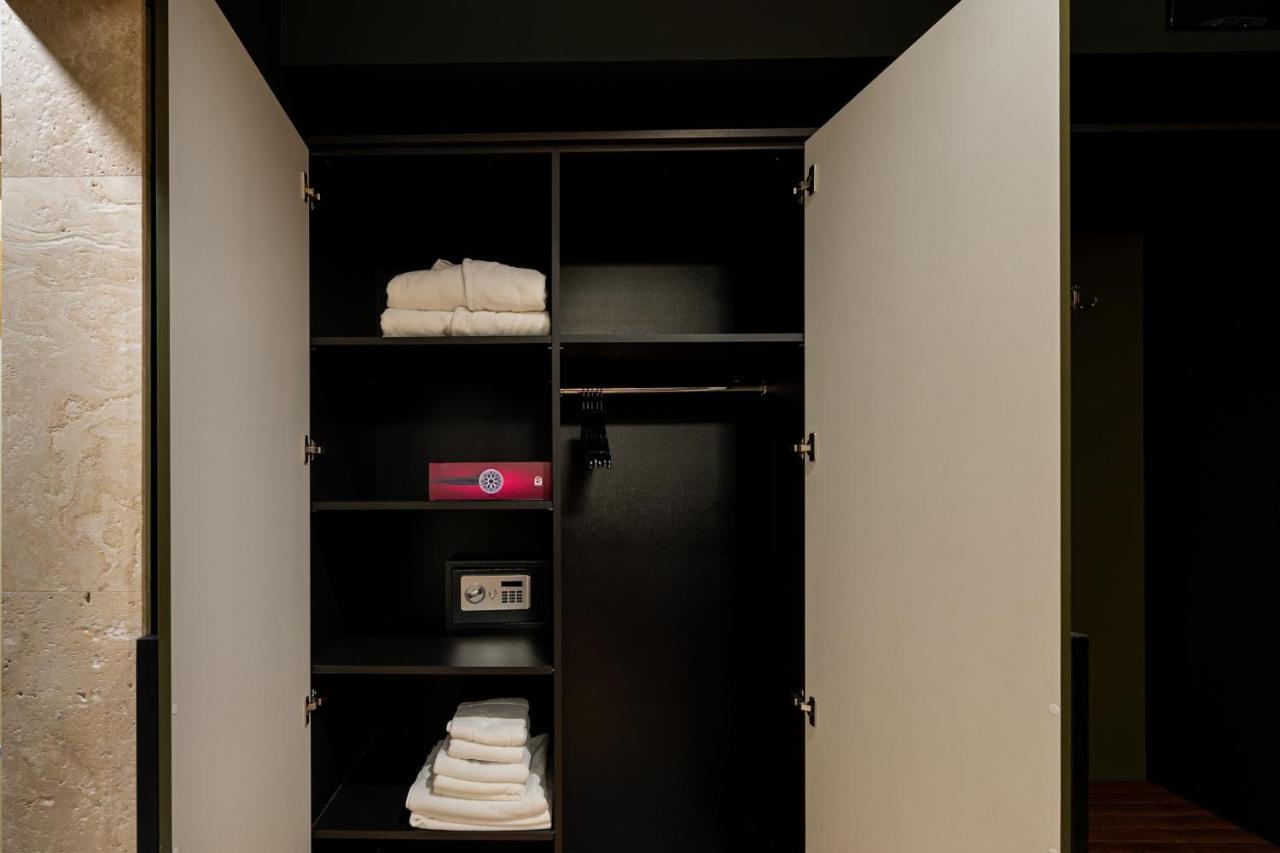 Boutique Hotel Cocosul De Aur Târgu-Mureş Esterno foto